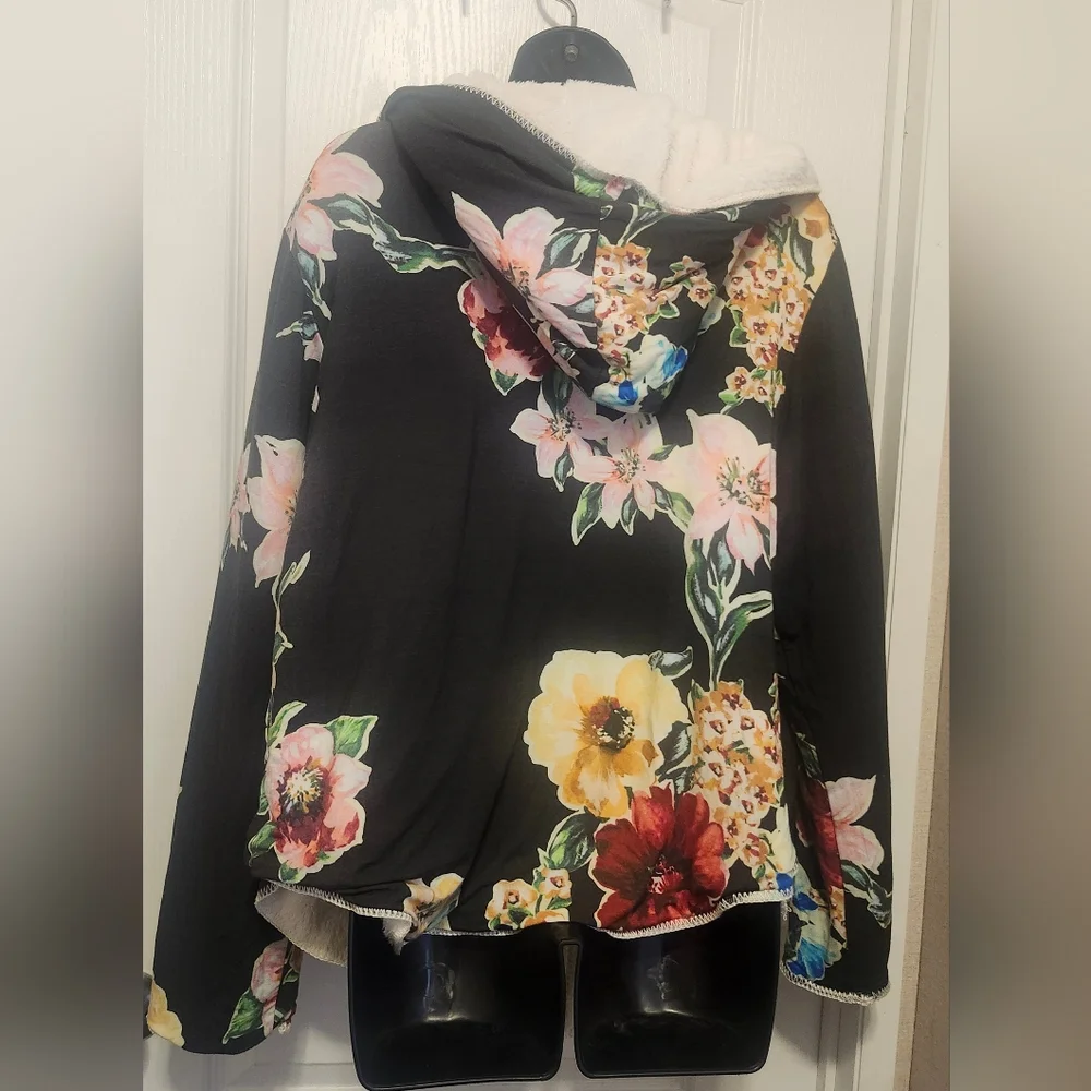 Johnny Was Cream Teddy Jacket with Black Floral-Lined Hood Reversible Size XL - Picture 3 of 5